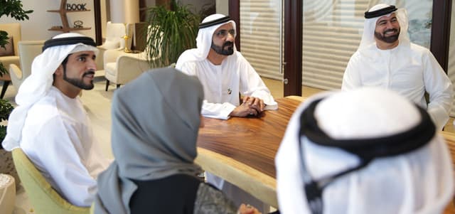 محمد بن راشد يطلق برنامج قائد القرن ال21 كنموذج لقيادات حكومة الإمارات المستقبلية